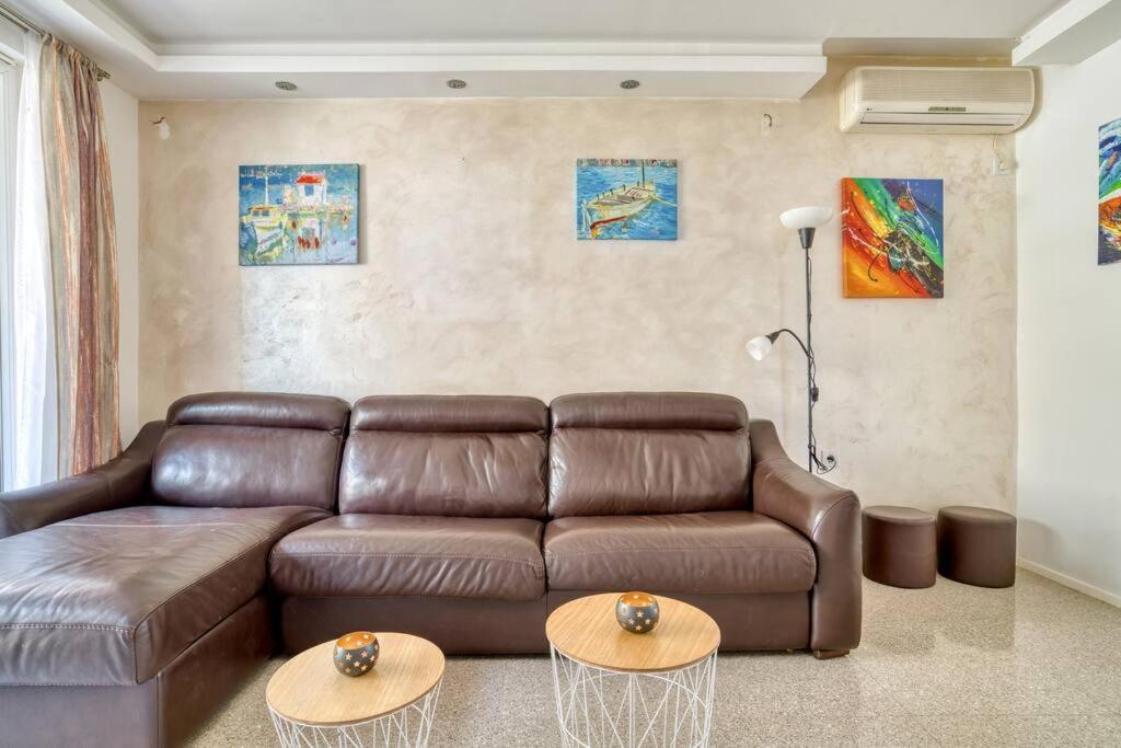 Cozy Nest Apartment- Central And Seaboard With Elevator Kotor Luaran gambar