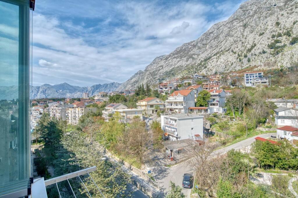 Cozy Nest Apartment- Central And Seaboard With Elevator Kotor Luaran gambar