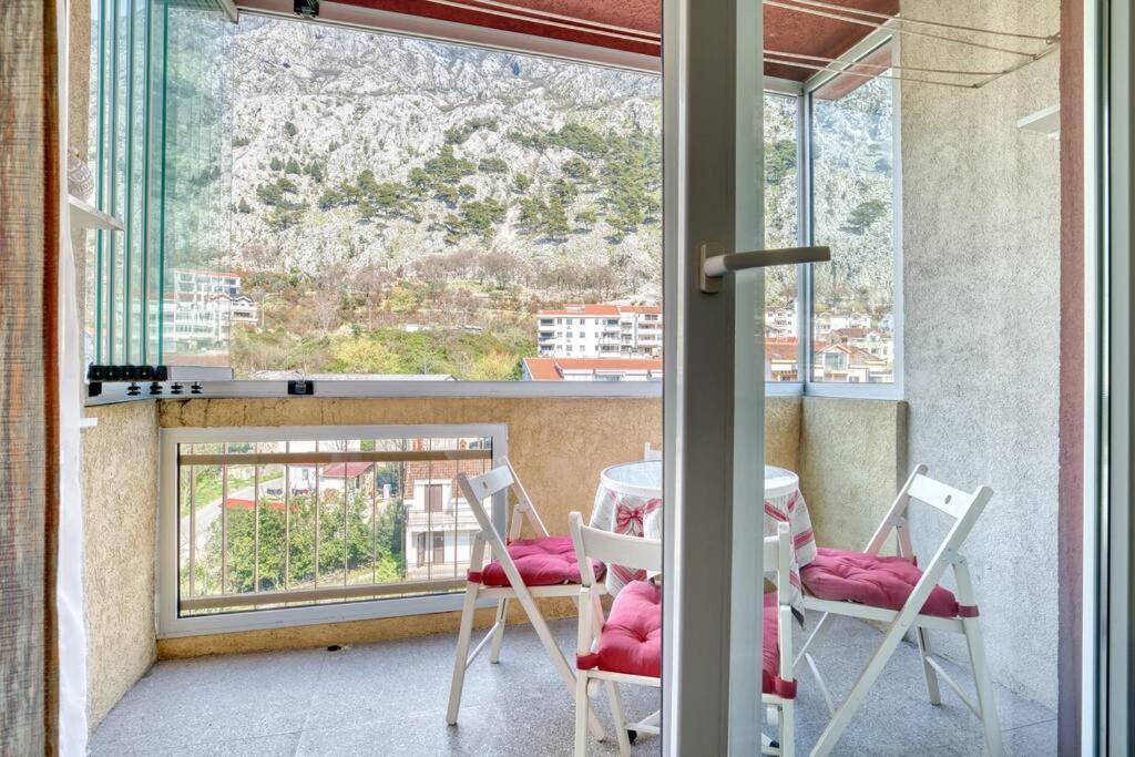 Cozy Nest Apartment- Central And Seaboard With Elevator Kotor Luaran gambar